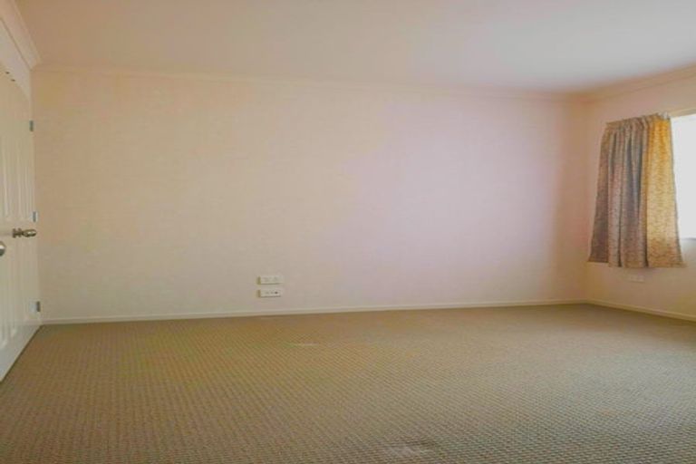 Photo of property in 12 Pennygale Close, Flat Bush, Auckland, 2016