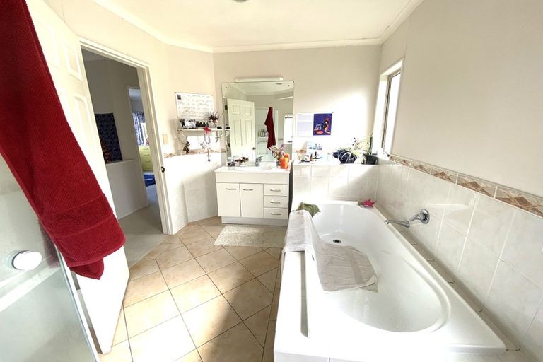 Photo of property in 3/117 Wellington Street, Howick, Auckland, 2014