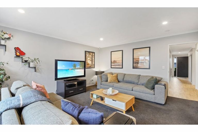 Photo of property in 16 George West Square West, Wigram, Christchurch, 8025