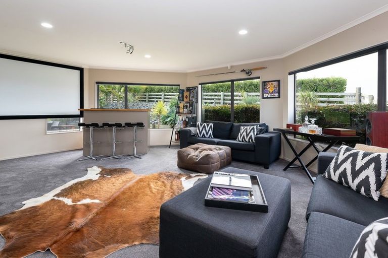 Photo of property in 136 Polo Prince Drive, Alfriston, Auckland, 2105