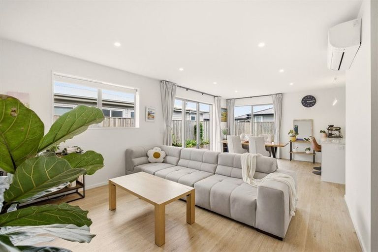 Photo of property in 35 Skibbereen Drive, Halswell, Christchurch, 8025