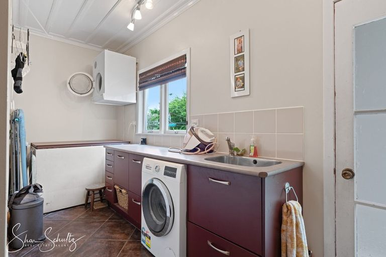 Photo of property in 31 Franklin Road, Paparoa, 0571