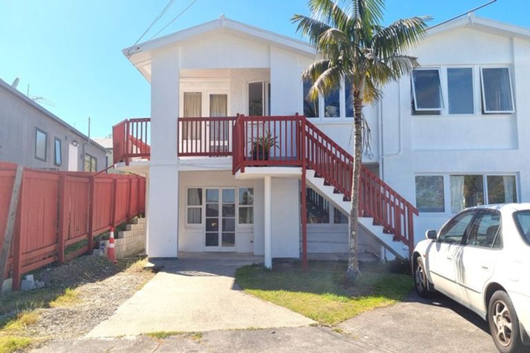 Photo of property in 25 Blacklock Avenue, Henderson, Auckland, 0612