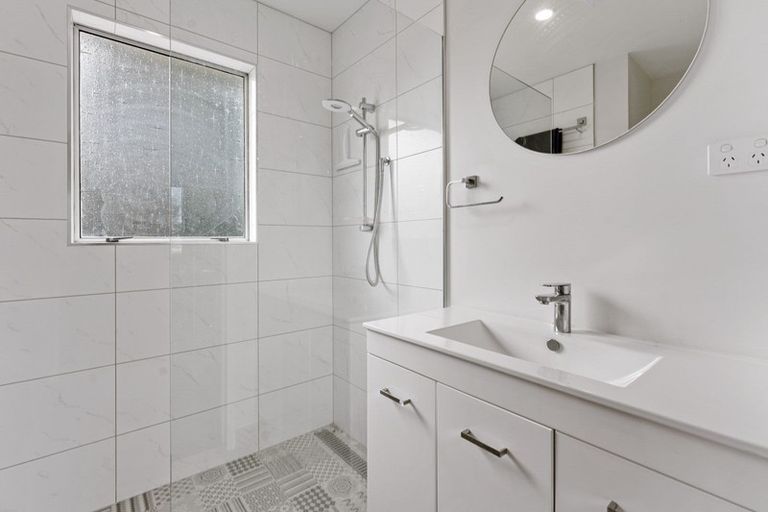 Photo of property in 2 Newton Place, Westbrook, Palmerston North, 4412