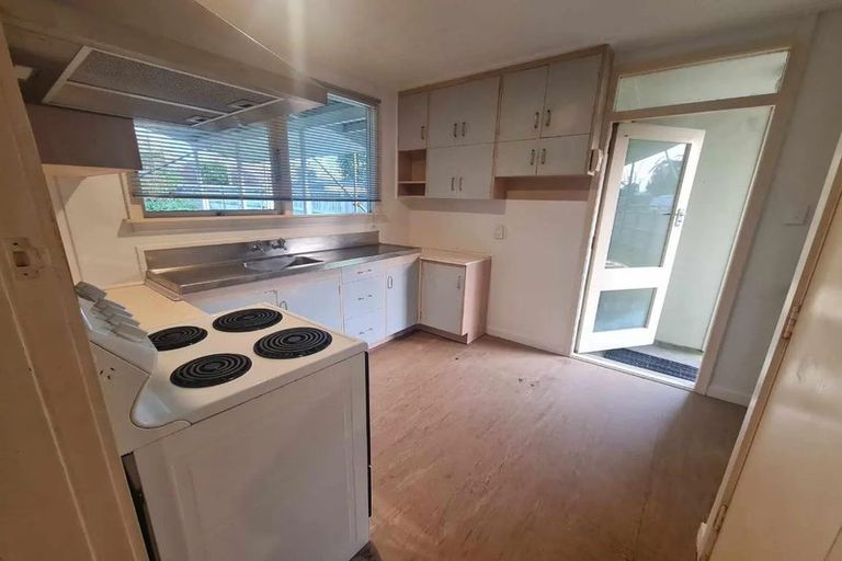 Photo of property in 32ab Old South Road, Okato, 4335