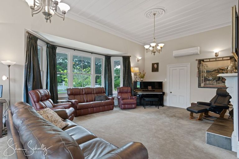 Photo of property in 31 Franklin Road, Paparoa, 0571