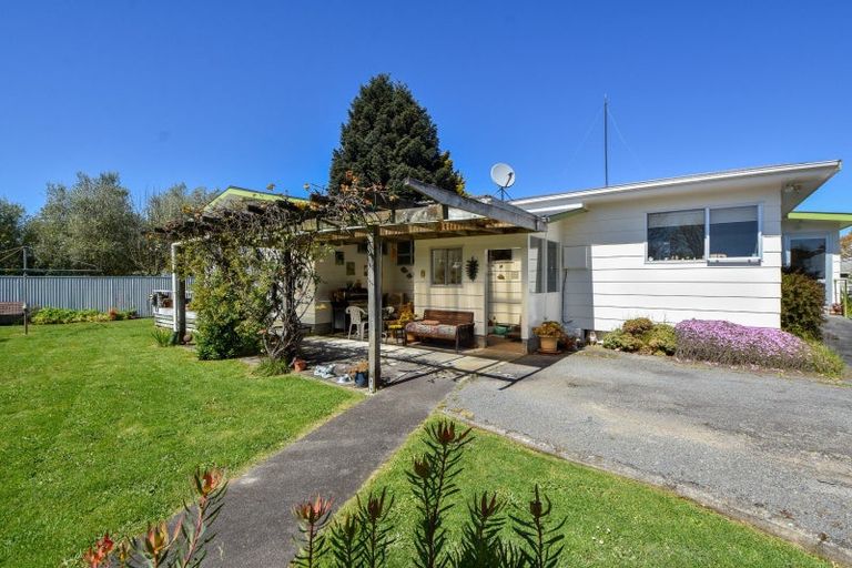 Photo of property in 1 Hornsby Street, Carterton, 5713