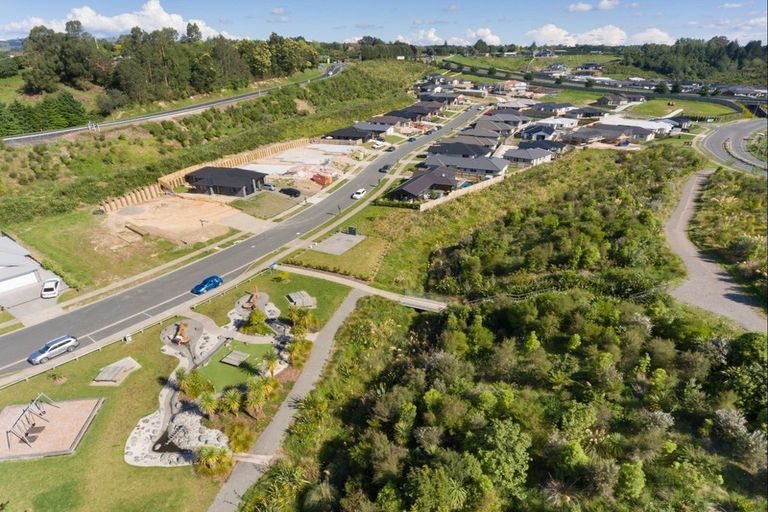 Photo of property in 35 Pakanga Grove, Pyes Pa, Tauranga, 3112