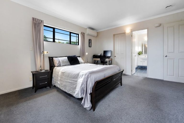 Photo of property in 41 Bronzewing Terrace, Unsworth Heights, Auckland, 0632