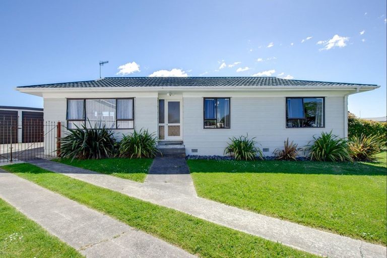 Photo of property in 10 Glamorgan Avenue, Tamatea, Napier, 4112