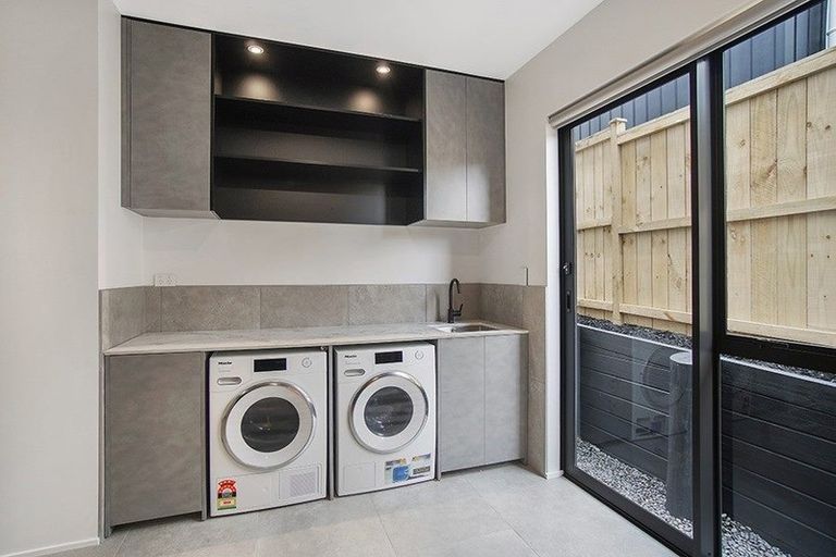 Photo of property in 14 Paripari Street, Flat Bush, Auckland, 2019