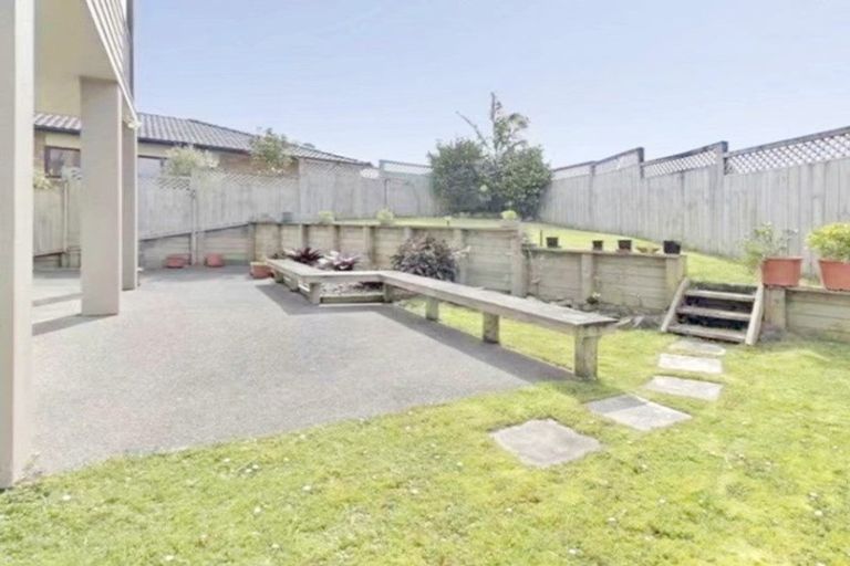 Photo of property in 10 Vintage Drive, Henderson, Auckland, 0612