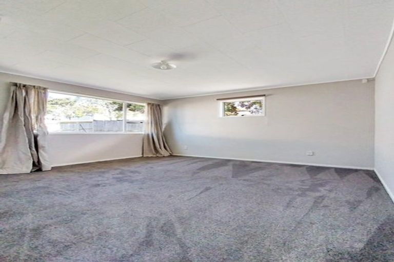 Photo of property in 18 Solar Road, Glen Eden, Auckland, 0602