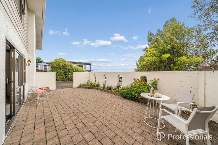 Photo of property in 14 Hibiscus Grove, Maungaraki, Lower Hutt, 5010