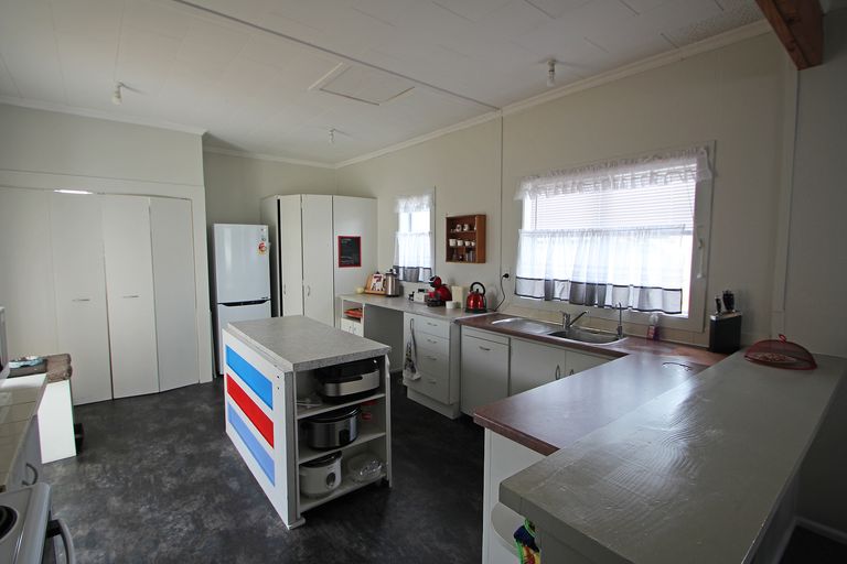 Photo of property in 18 Lynn Street, Oamaru North, Oamaru, 9400