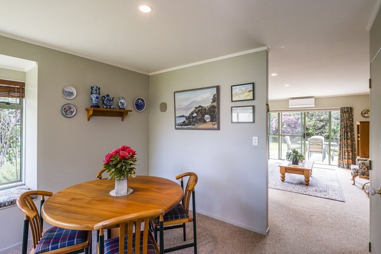 Photo of property in 15 Beachwater Grove, Paraparaumu Beach, Paraparaumu, 5032