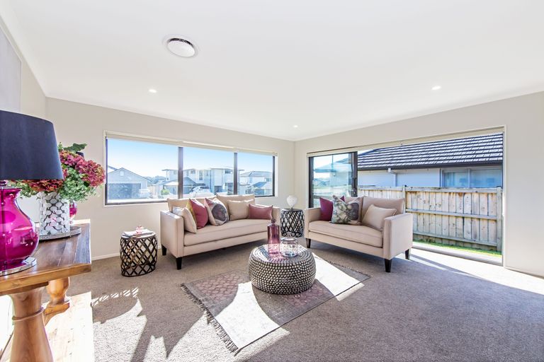 Photo of property in 73 Madison Terrace, Silverdale, 0932