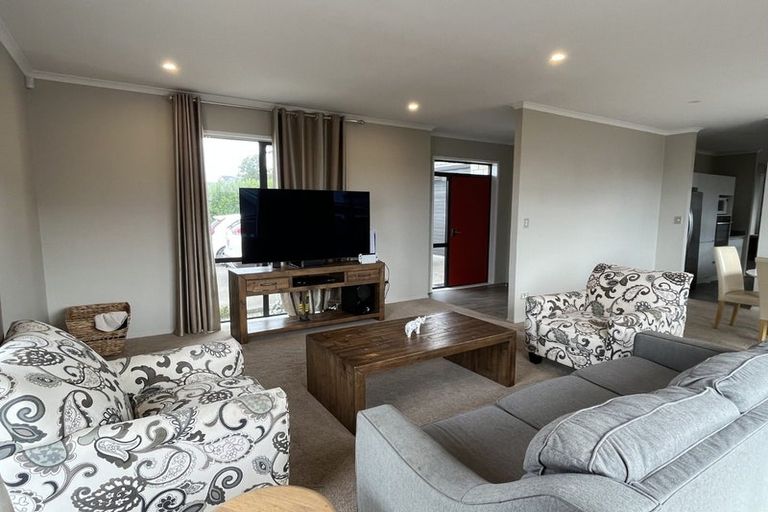 Photo of property in 2 Makaka Lane, Silverdale, 0932