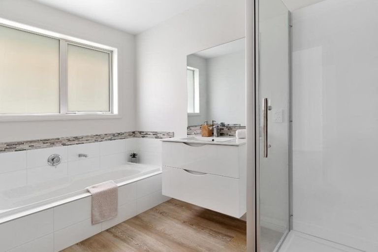 Photo of property in 80 Bert Wall Drive, Omokoroa, 3114