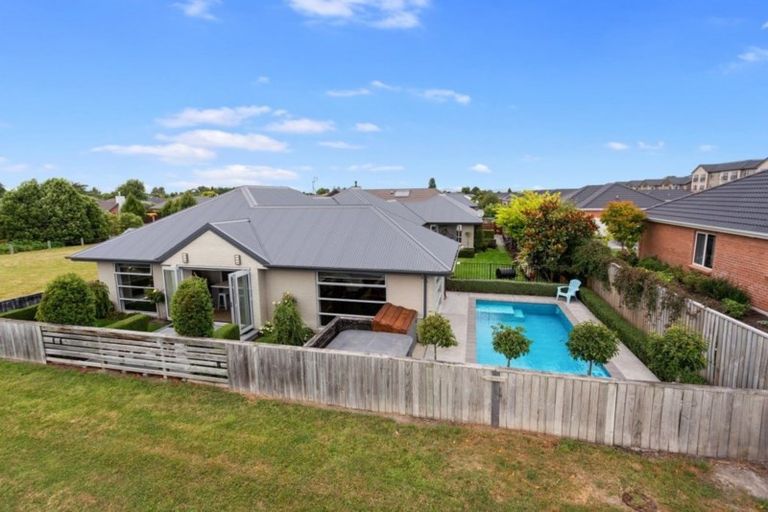 Photo of property in 18 Ashview Place, Rangiora, 7400