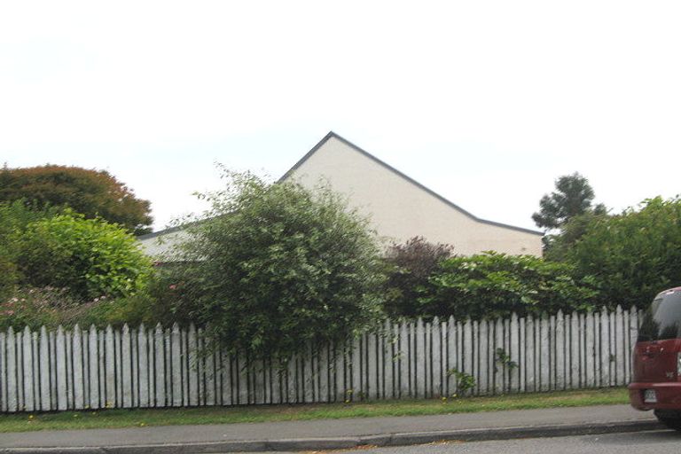 Photo of property in 2/71 Mcfaddens Road, St Albans, Christchurch, 8052
