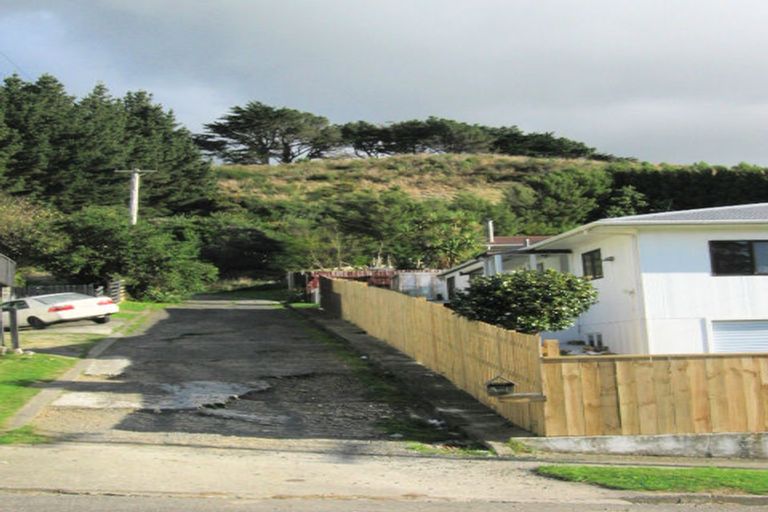 Photo of property in 8 Cardiff Crescent, Cannons Creek, Porirua, 5024