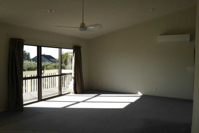 Photo of property in 48 Hicks Crescent, Waikanae Beach, Waikanae, 5036