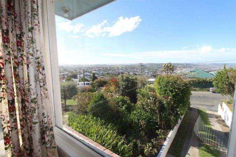 Photo of property in 19 Tamar Street, South Hill, Oamaru, 9400