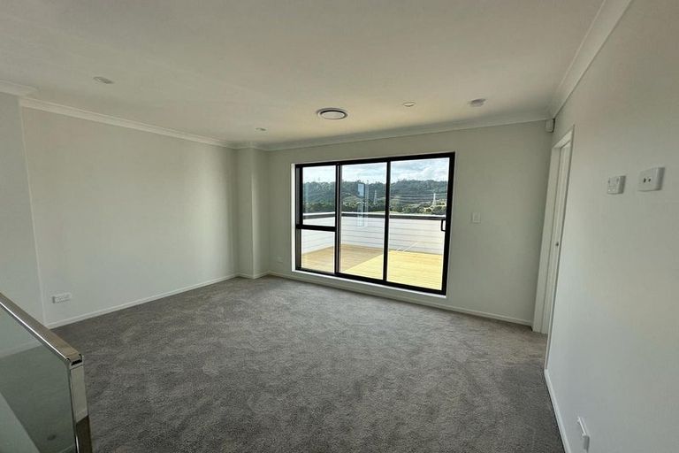 Photo of property in 27 Raymond Grace Avenue, Huapai, Kumeu, 0810
