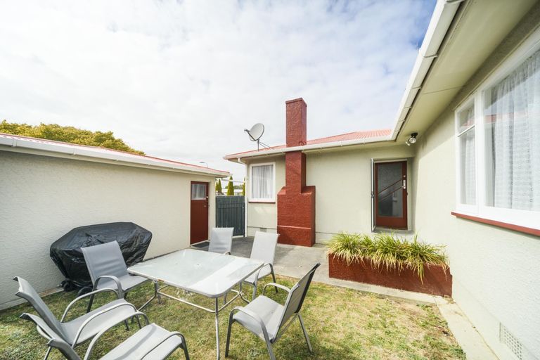 Photo of property in 1/22 Dahlia Street, Palmerston North, 4410
