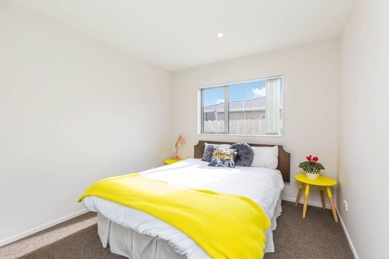 Photo of property in 24 Popokatea Drive, Takanini, 2112