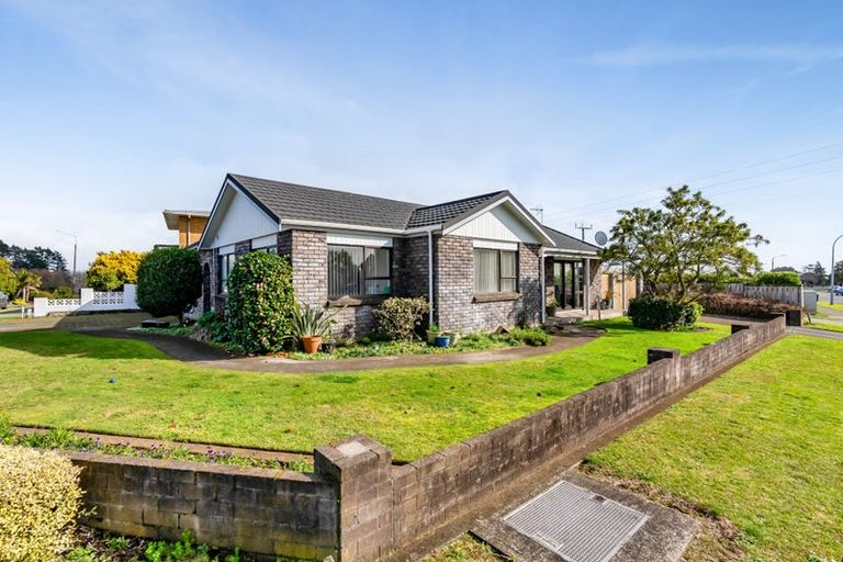 Photo of property in 25 Puketotara Street, Highlands Park, New Plymouth, 4312