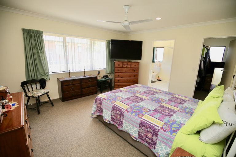 Photo of property in 2 Rata Avenue, Huntly, 3700