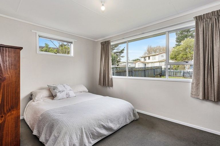 Photo of property in 24 Manor Place, Bader, Hamilton, 3206