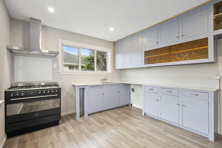 Photo of property in 42 Charlcott Street, Burnside, Christchurch, 8053