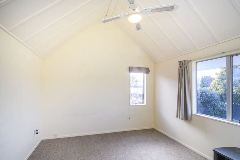 Photo of property in 3 Dampier Avenue, Awapuni, Palmerston North, 4412