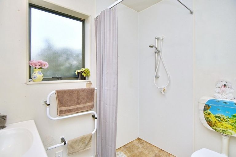 Photo of property in 214a Breezes Road, Aranui, Christchurch, 8061