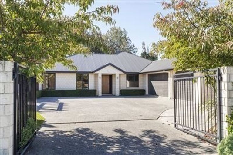 Photo of property in 19 Hemingway Place, Spencerville, Christchurch, 8083