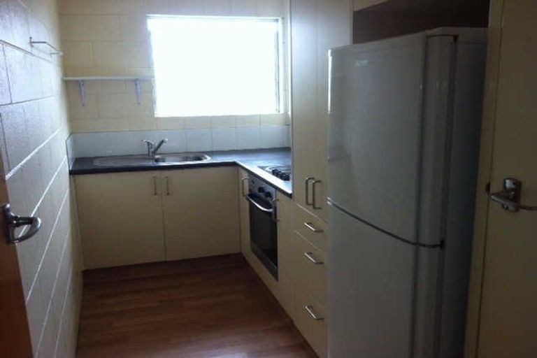 Photo of property in 2/5 Tralee Place, Hillcrest, Hamilton, 3216