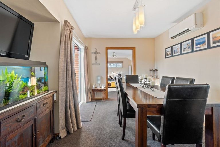 Photo of property in 21 Clipper Place, Redwood, Christchurch, 8051