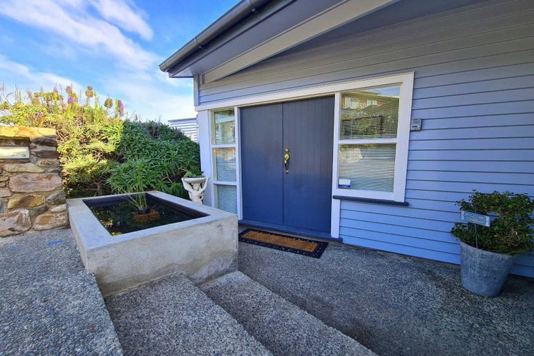 Photo of property in 28 Main Road, Mount Pleasant, Christchurch, 8081
