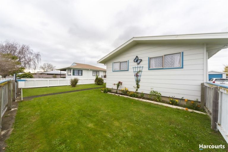Photo of property in 5 Chatsworth Place, Highbury, Palmerston North, 4412
