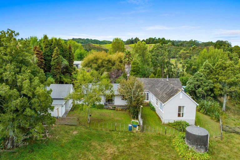 Photo of property in 682 Haruru Road, Kaukapakapa, 0873