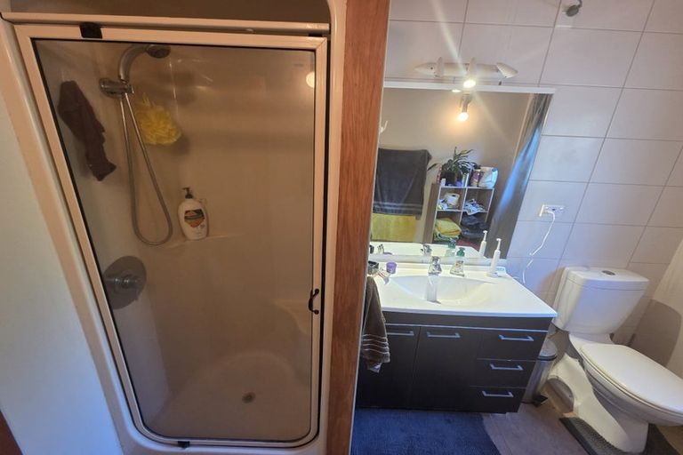 Photo of property in 8 Churchouse Road, Greenhithe, Auckland, 0632