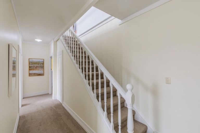 Photo of property in 42 Waterview Road, Stanley Point, Auckland, 0624