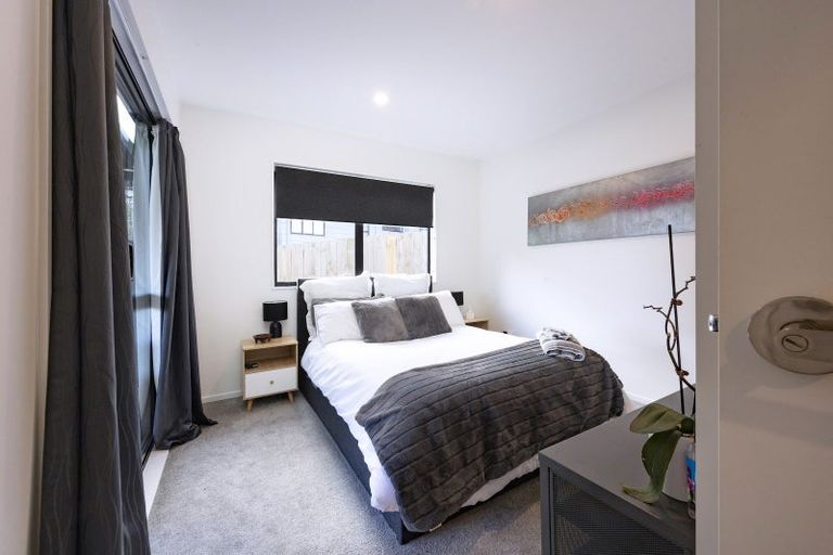 Photo of property in 18c Edgware Road, West Harbour, Auckland, 0618