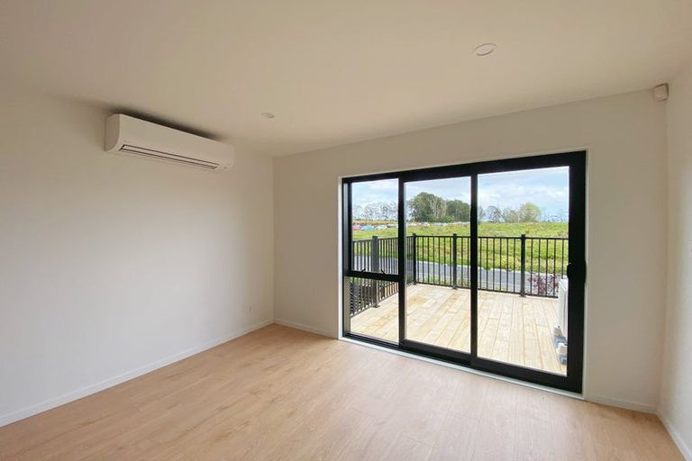 Photo of property in 34 Sinton Road, Hobsonville, Auckland, 0618