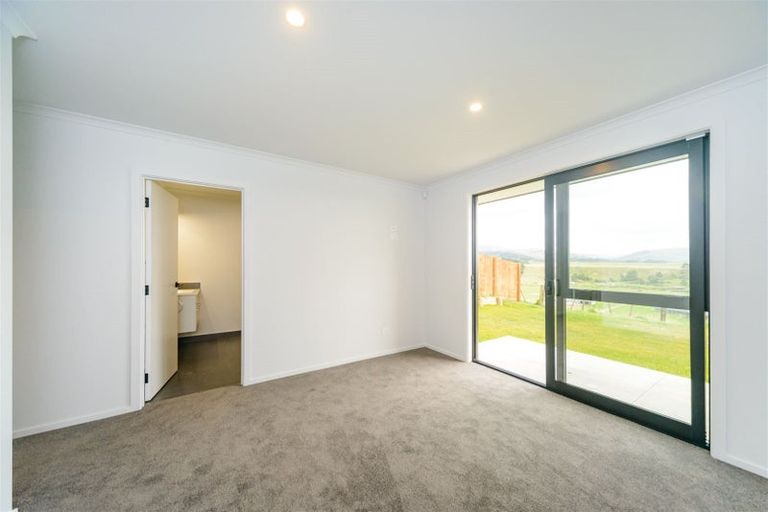 Photo of property in 154b Pacific Drive, Fitzherbert, Palmerston North, 4410