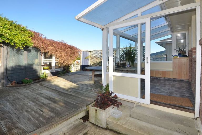 Photo of property in 29 Bayne Terrace, Macandrew Bay, Dunedin, 9014