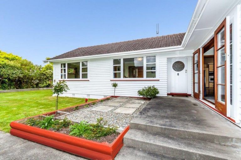 Photo of property in 60 Birmingham Street, Takaro, Palmerston North, 4412